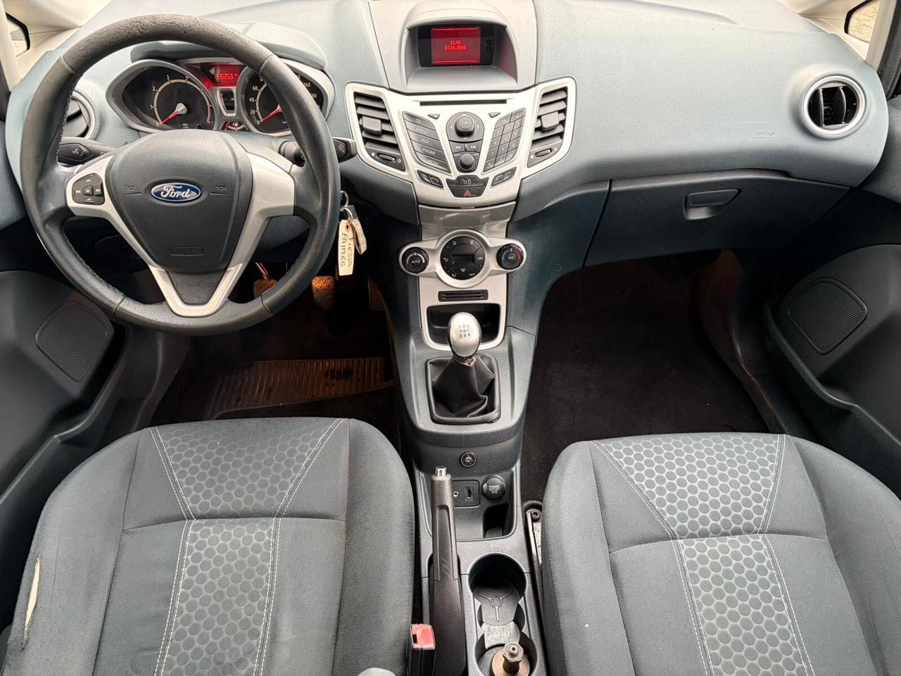 Ford Fiesta 1.4 5 porte Bz.- GPL Titanium*NEOPATENTATI