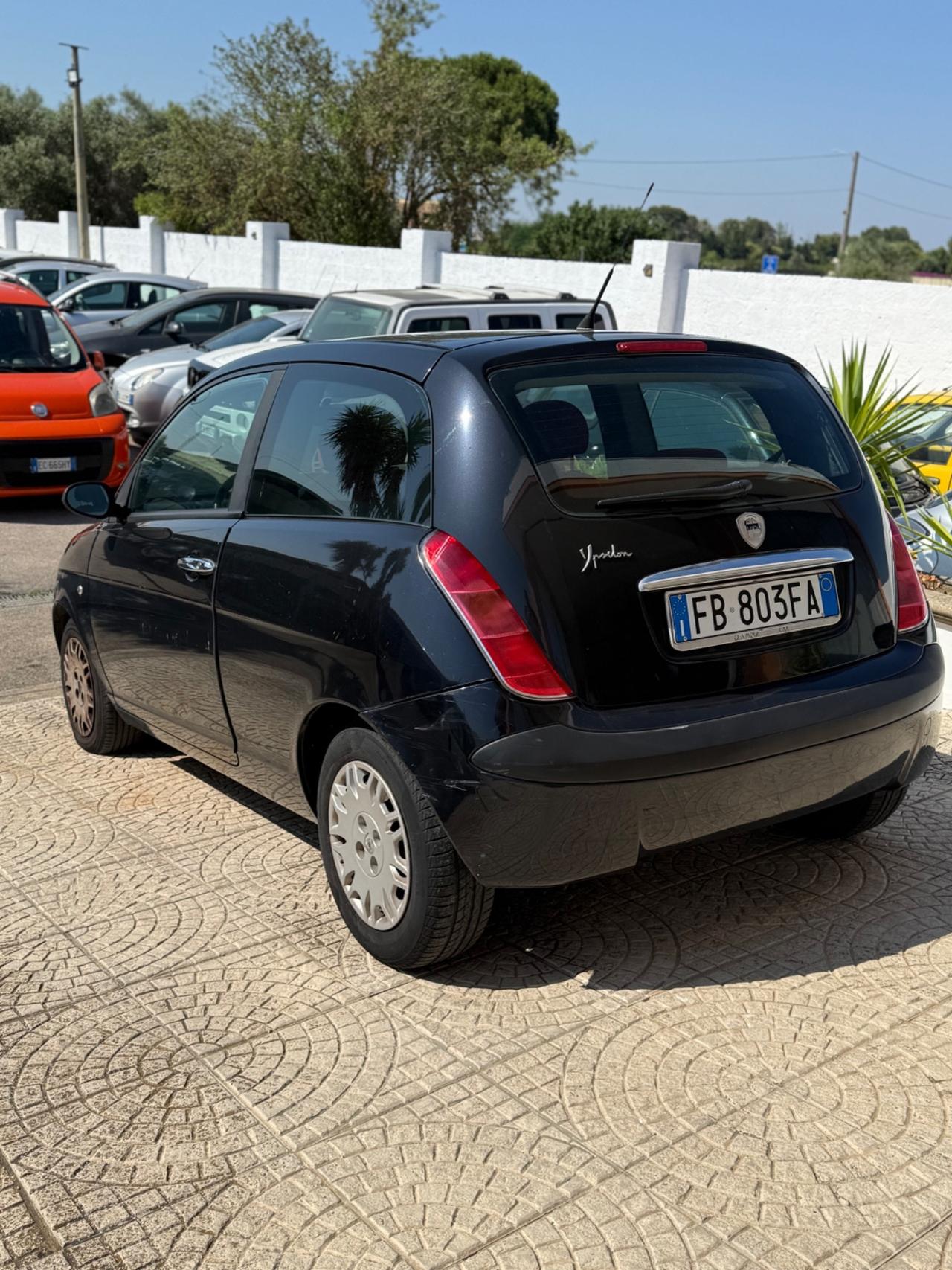 Lancia Ypsilon 1.2 benz Platino Neo patentati