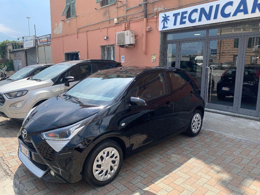Toyota Aygo Connect 1.0 VVT-i 72CV 5 porte x-business