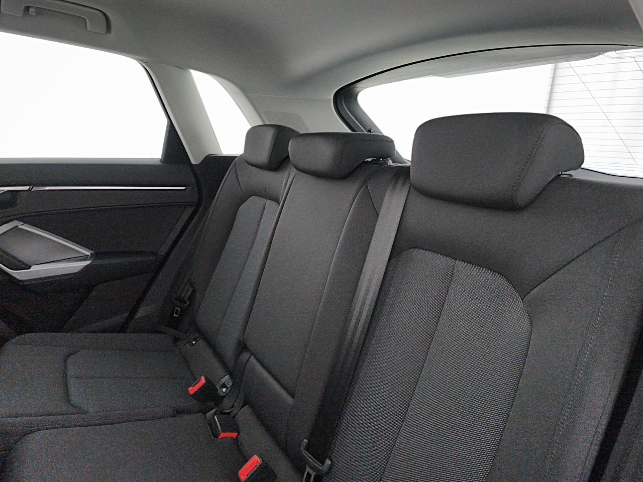 Audi Q3 35 2.0 tdi Business Advanced