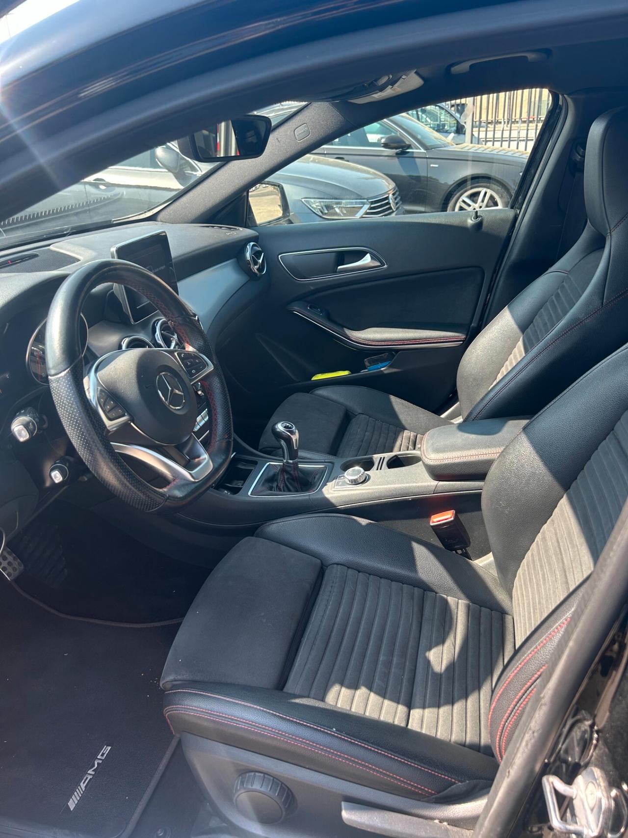 Mercedes-benz GLA 180 GLA 180 Premium Allestimento AMG