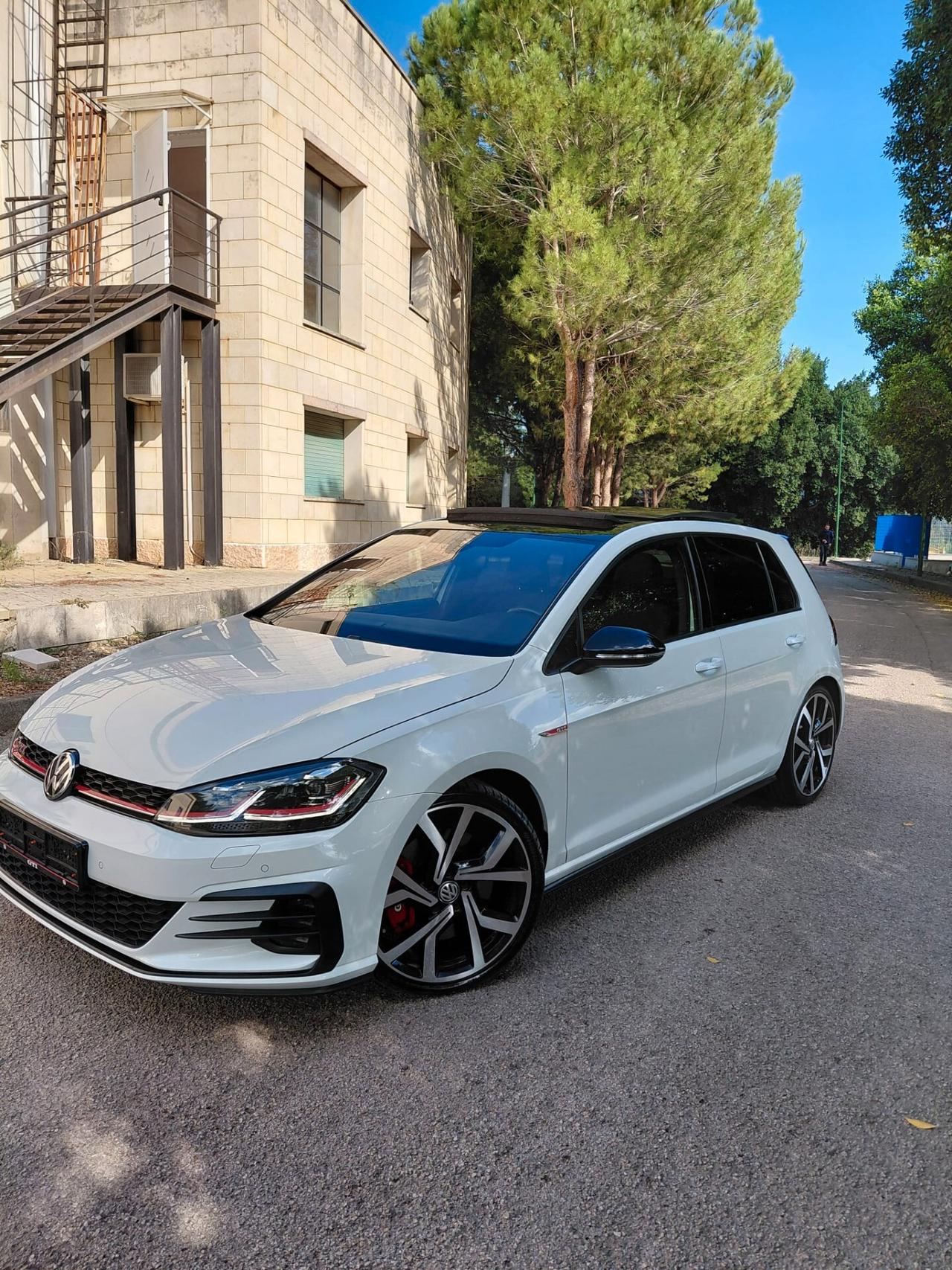 Volkswagen Golf GTI Performance 2.0 245 CV TSI DSG 5p. BMT