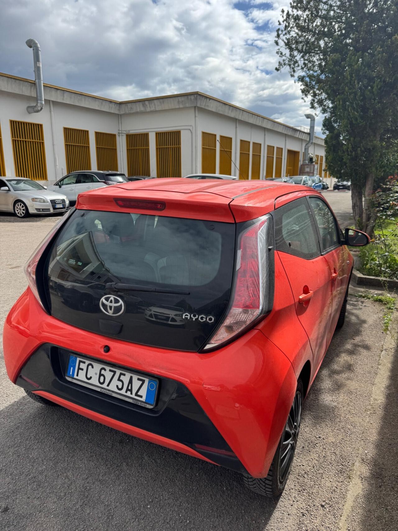 Toyota Aygo 1.0 VVT-i 69 CV 5 porte x-cool