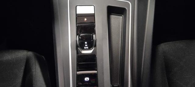 VOLKSWAGEN Golf 1.0 eTSI EVO DSG Life 17" MHEV