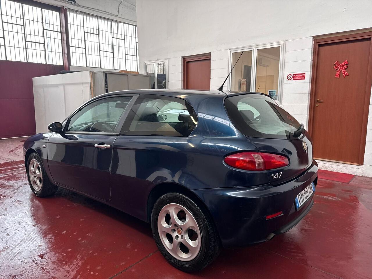 Alfa Romeo 147 1.6 16V TS (105) 3 porte Black Line GPL NEOPAT