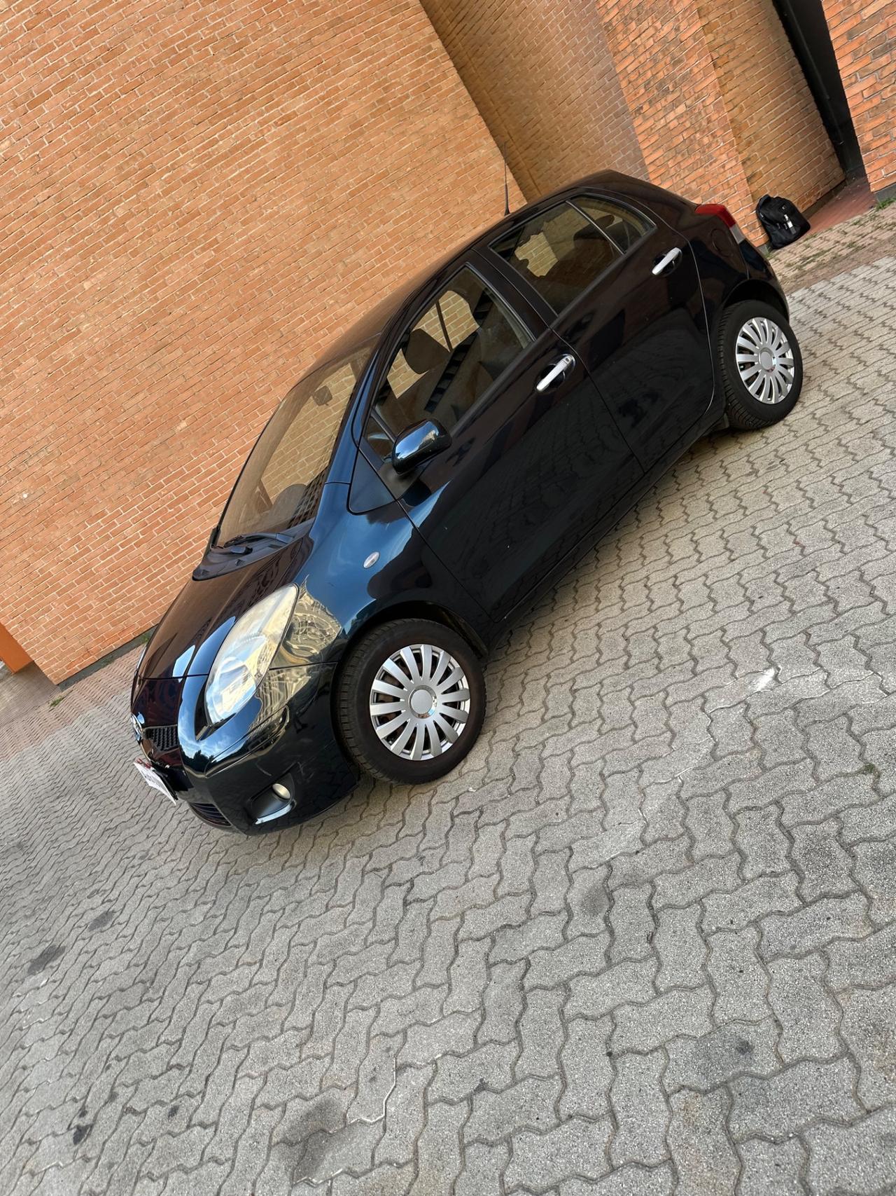 Toyota Yaris 1.0 5 porte Lounge