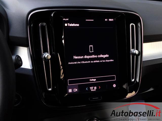 VOLVO XC40 B3 2.000 MHEV 163CV CORE AUTOMATICA NAVIGATORE