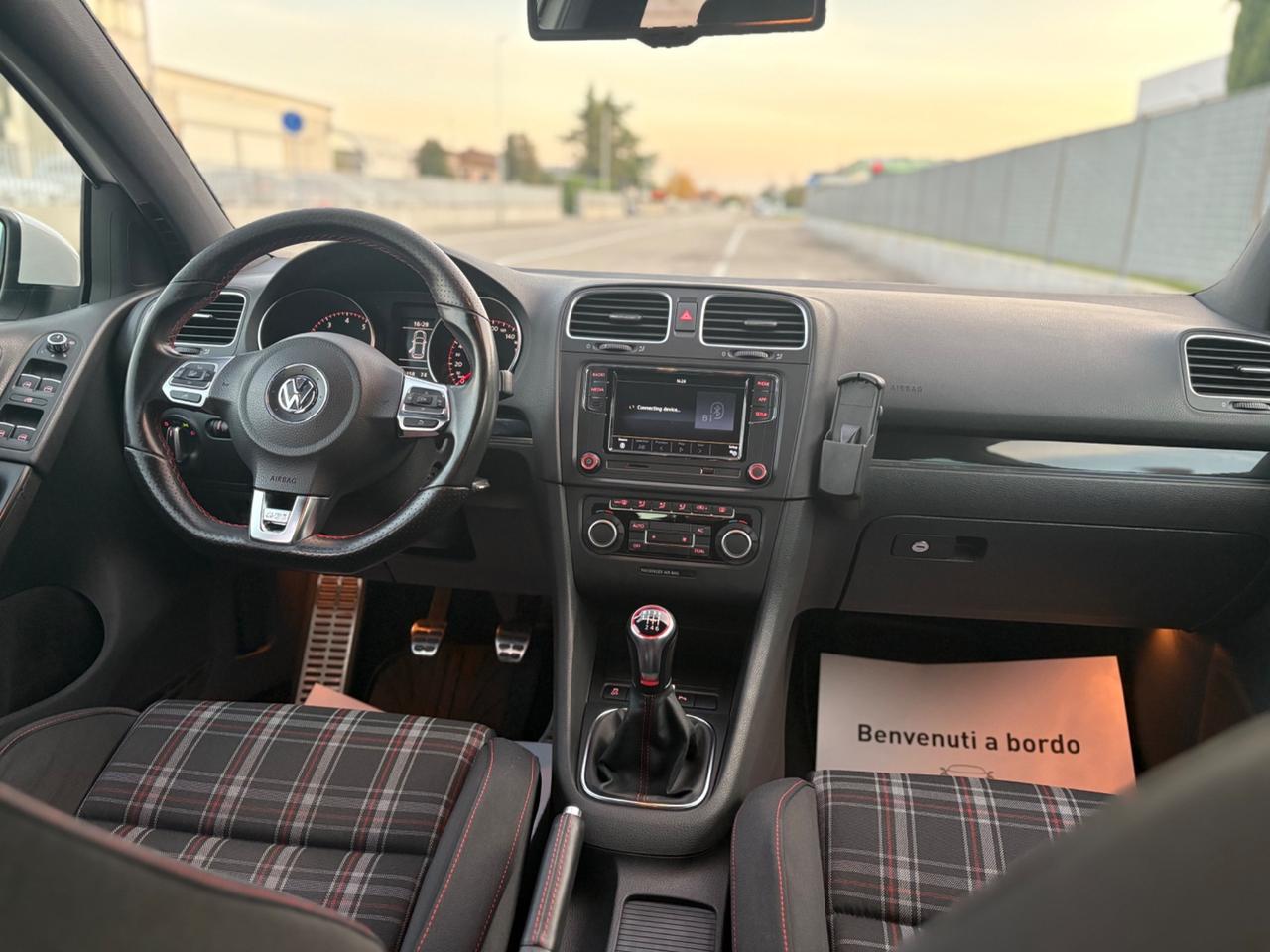 Volkswagen Golf GTI 2.0 TSI 5p.