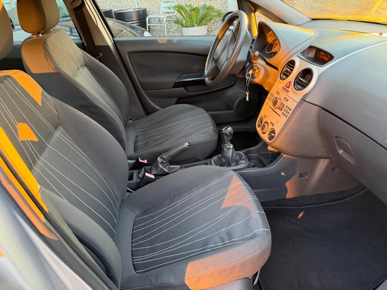 Opel Corsa 1.2 benzina-GPL EURO4 NEOPATENTATI