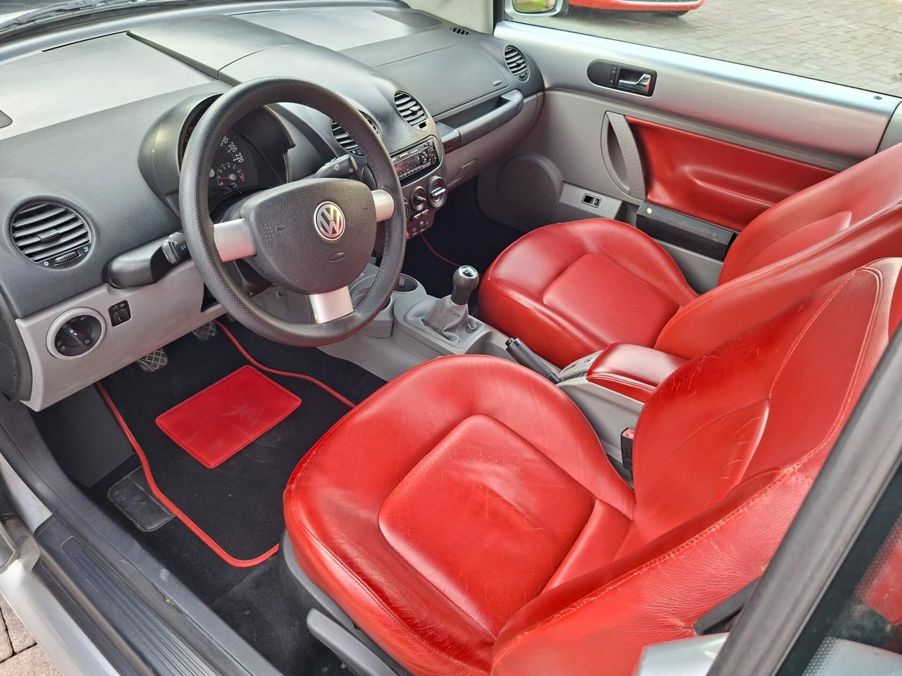 Volkswagen New Beetle 2.0 Cabrio tagliandata INTERESSE STORICO