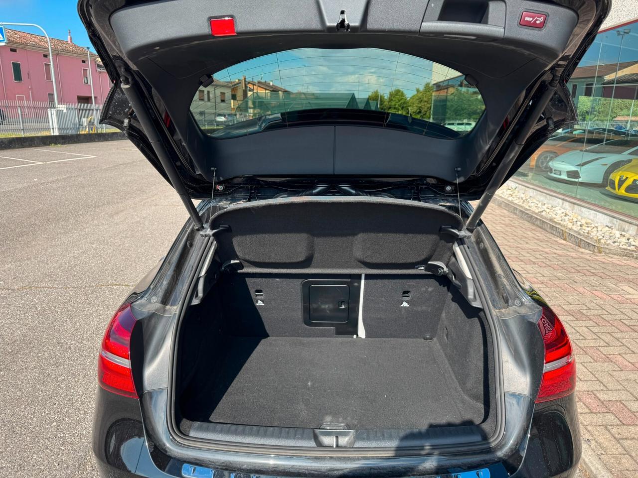 Mercedes GLA 180 Premium Plus
