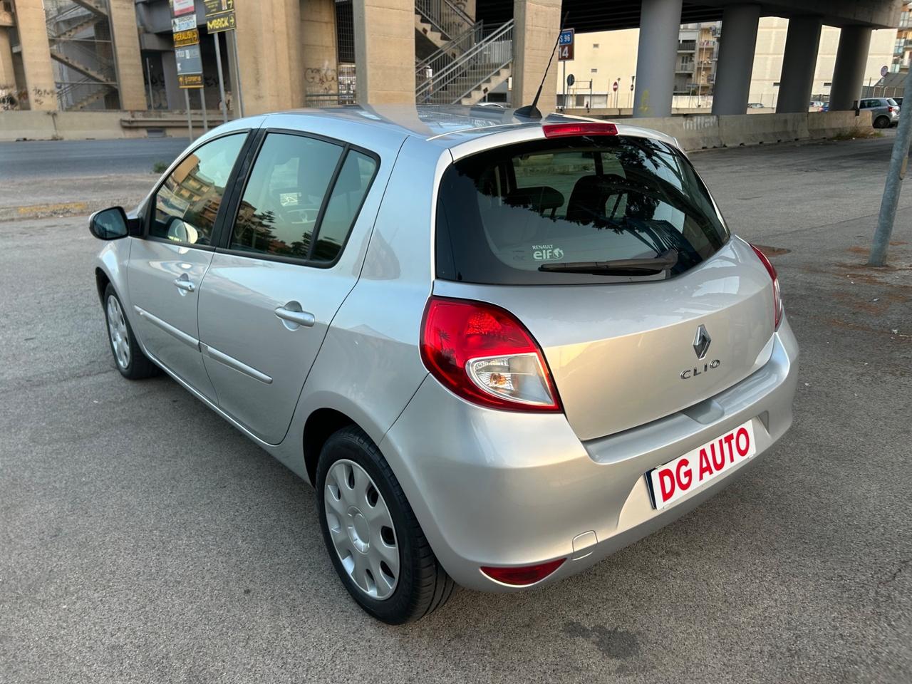 Renault Clio 1.2 benzina 75 cavalli 2011