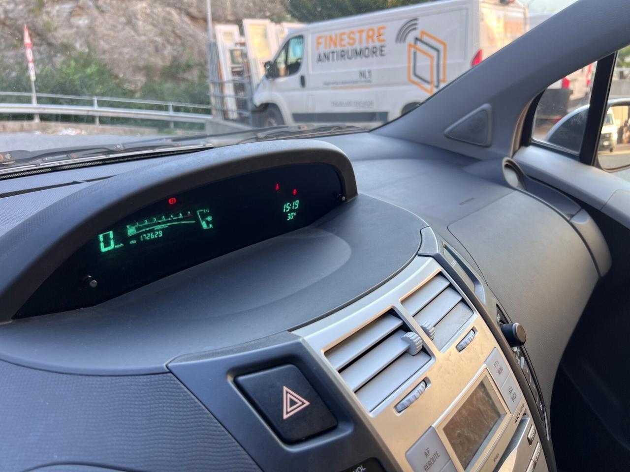 Toyota Yaris 1.3 5 porte Sol