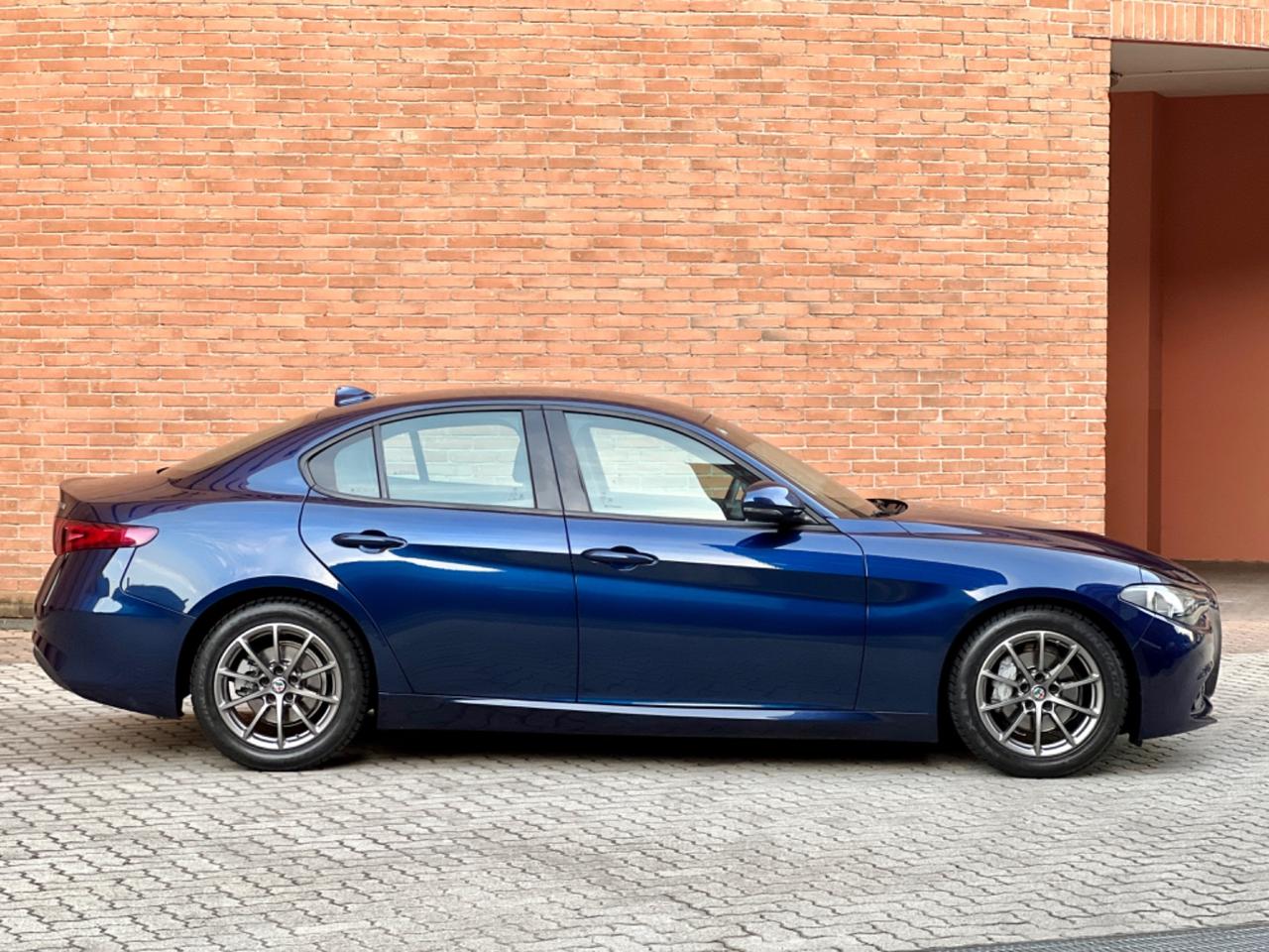 Alfa Romeo Giulia 2.2 Turbodiesel 150 CV Business Launch Edition