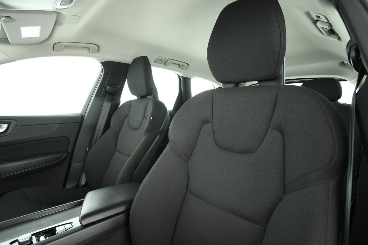 VOLVO XC60 2.0 b4 Momentum Pro awd auto CAMERA+APP CONNECT