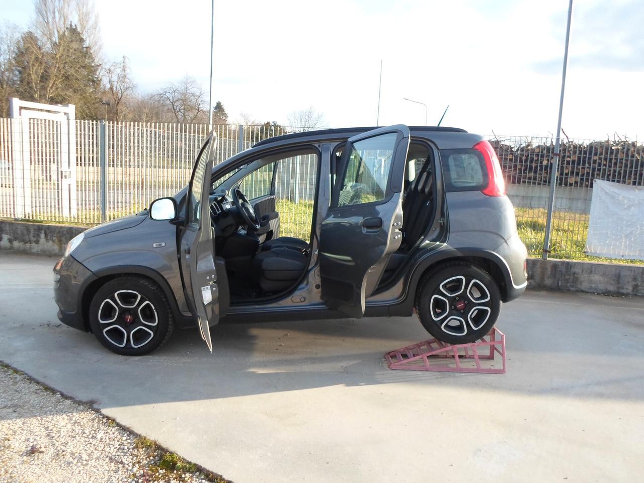 Fiat Panda 1.0 FireFly S&S Hybrid Red