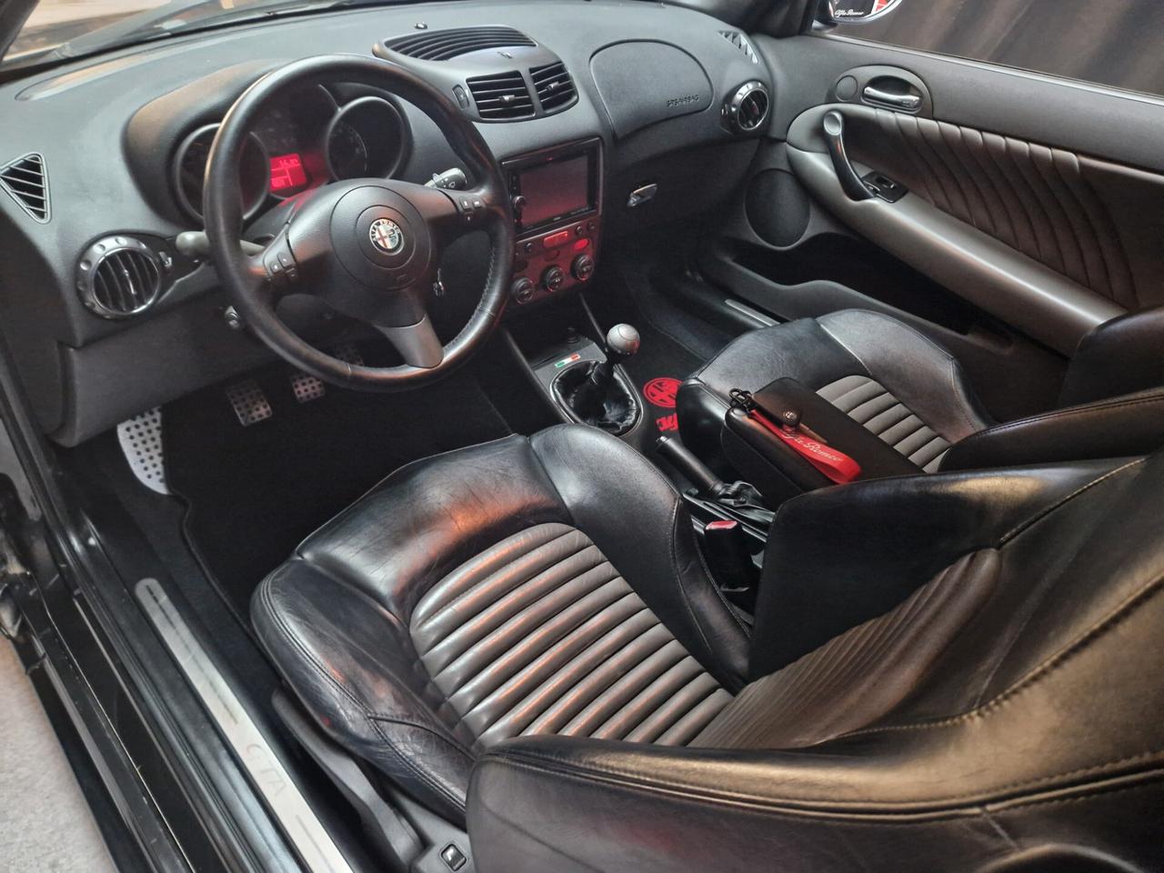 Alfa Romeo 147 3.2i V6 24V GTA ASI CON CRS