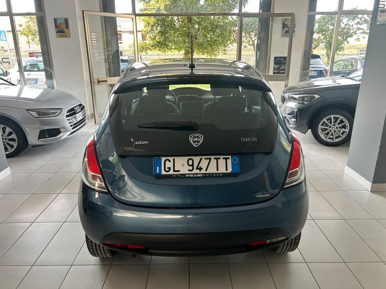 Lancia Ypsilon 1.0 firefly hybrid Silver Plus s&s 70cv
