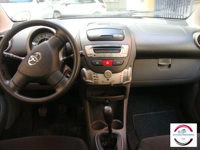 TOYOTA - Aygo - 12V VVT-i 5 porte Now Connect