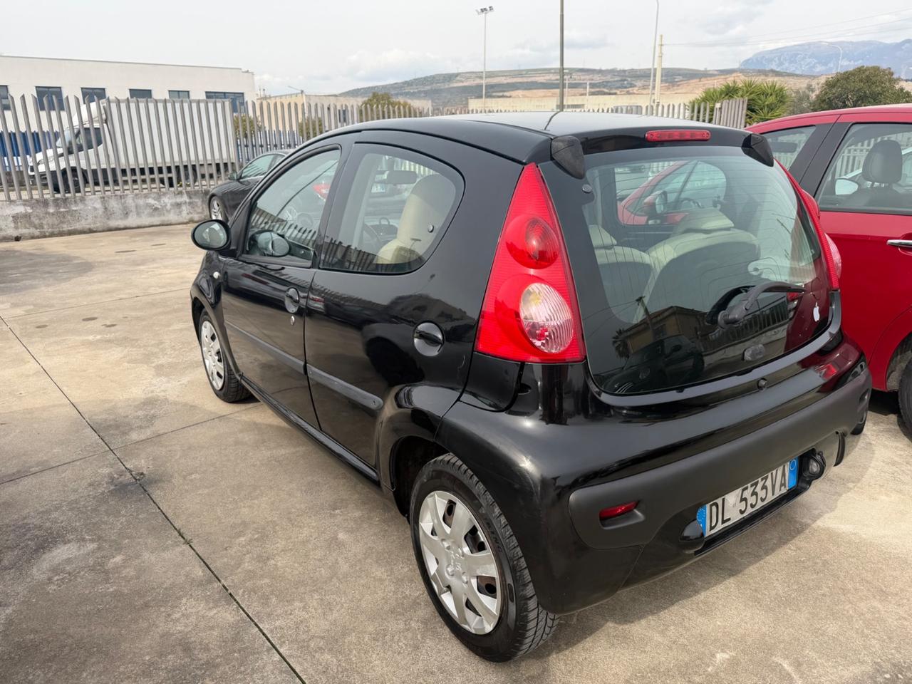 Peugeot 107 1.0 68CV 5p. Desir