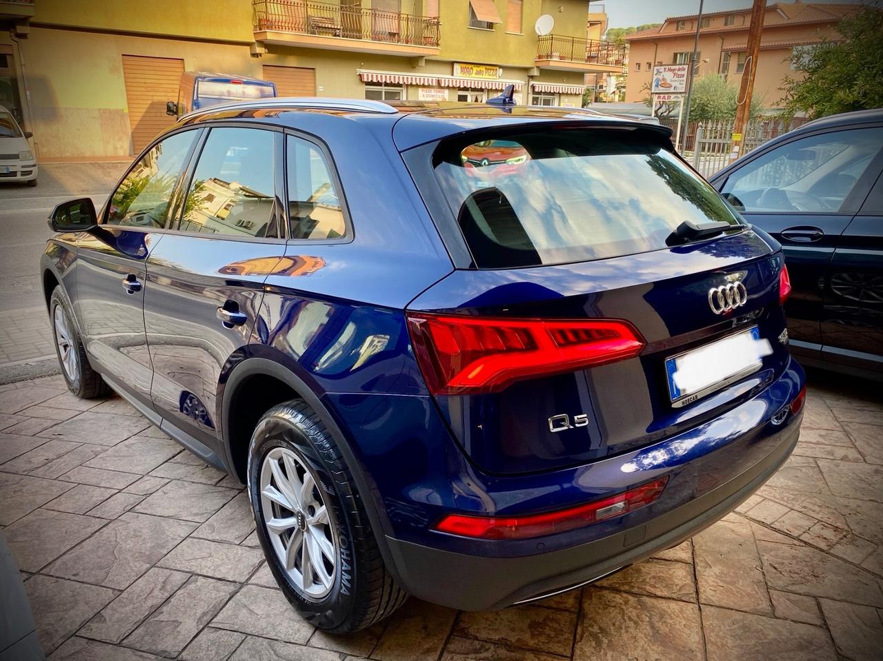 Audi Q5 2.0 TDI quattro S tronic Business Sport