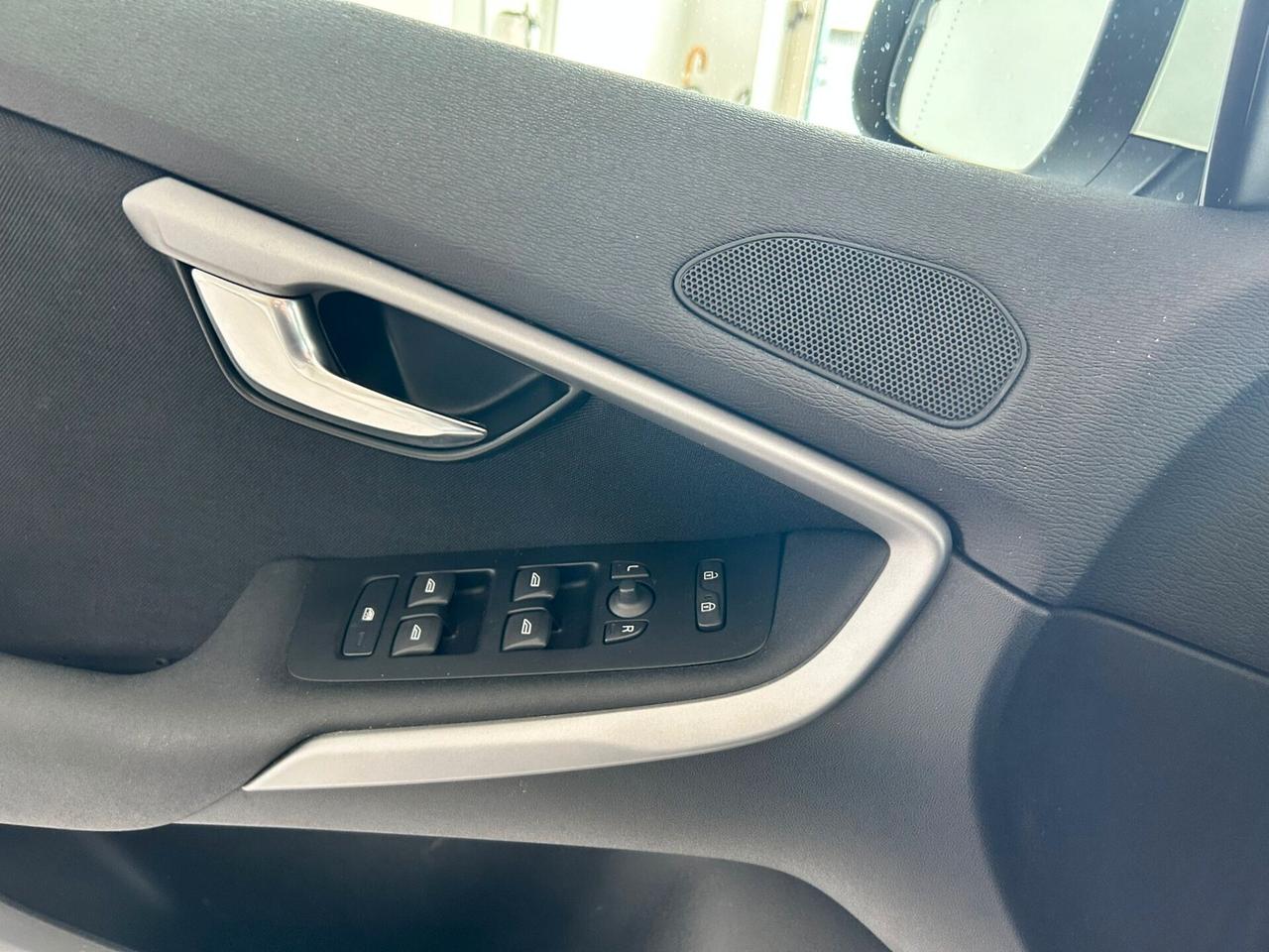 Volvo V40 2.0 D2 X NEOPATENTATI 2017