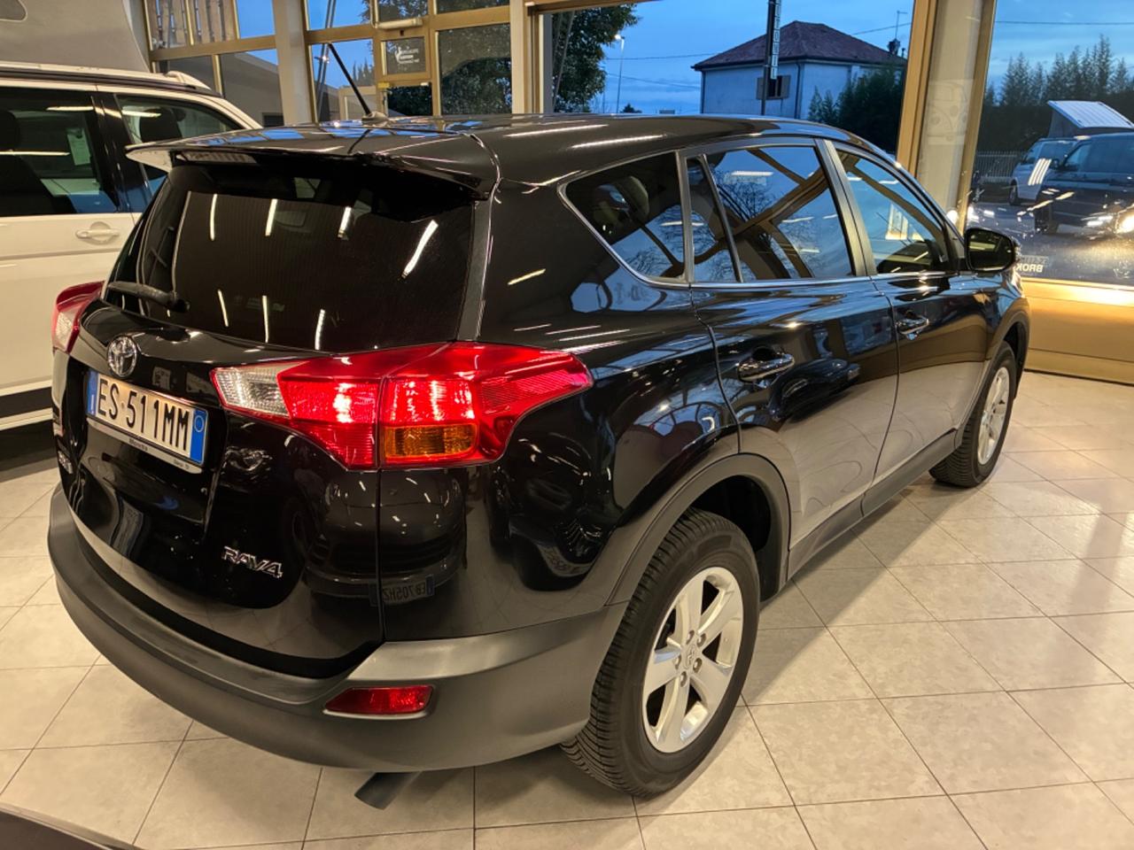 Toyota RAV 4 2.0 D-4D 2WD Active