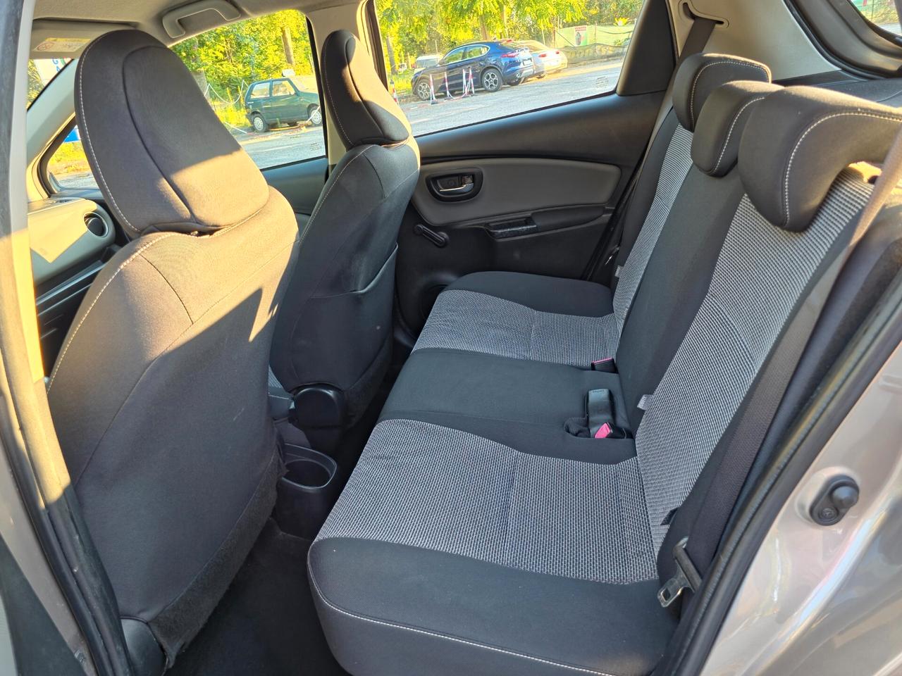 Toyota Yaris 1.5 Hybrid 5 porte Active -E6 Automatica NEO 2015