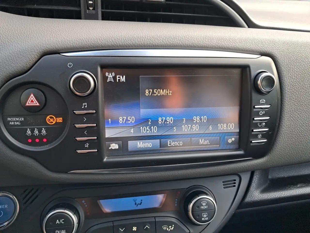 Toyota Yaris 1.5 Hybrid 5 porte Cool