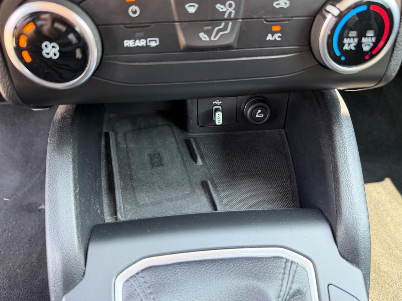 FORD FOCUS BUSINESS FULL OPTIONAL OK NEOPATENTATI FULL LED GARANZIA 24 MESI