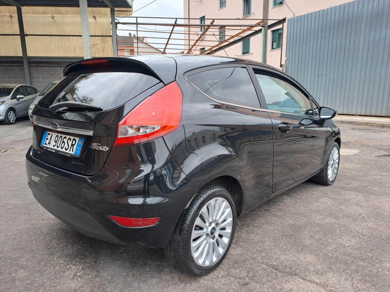 FORD FIESTA 1.4 TITANIUM ** GPL **