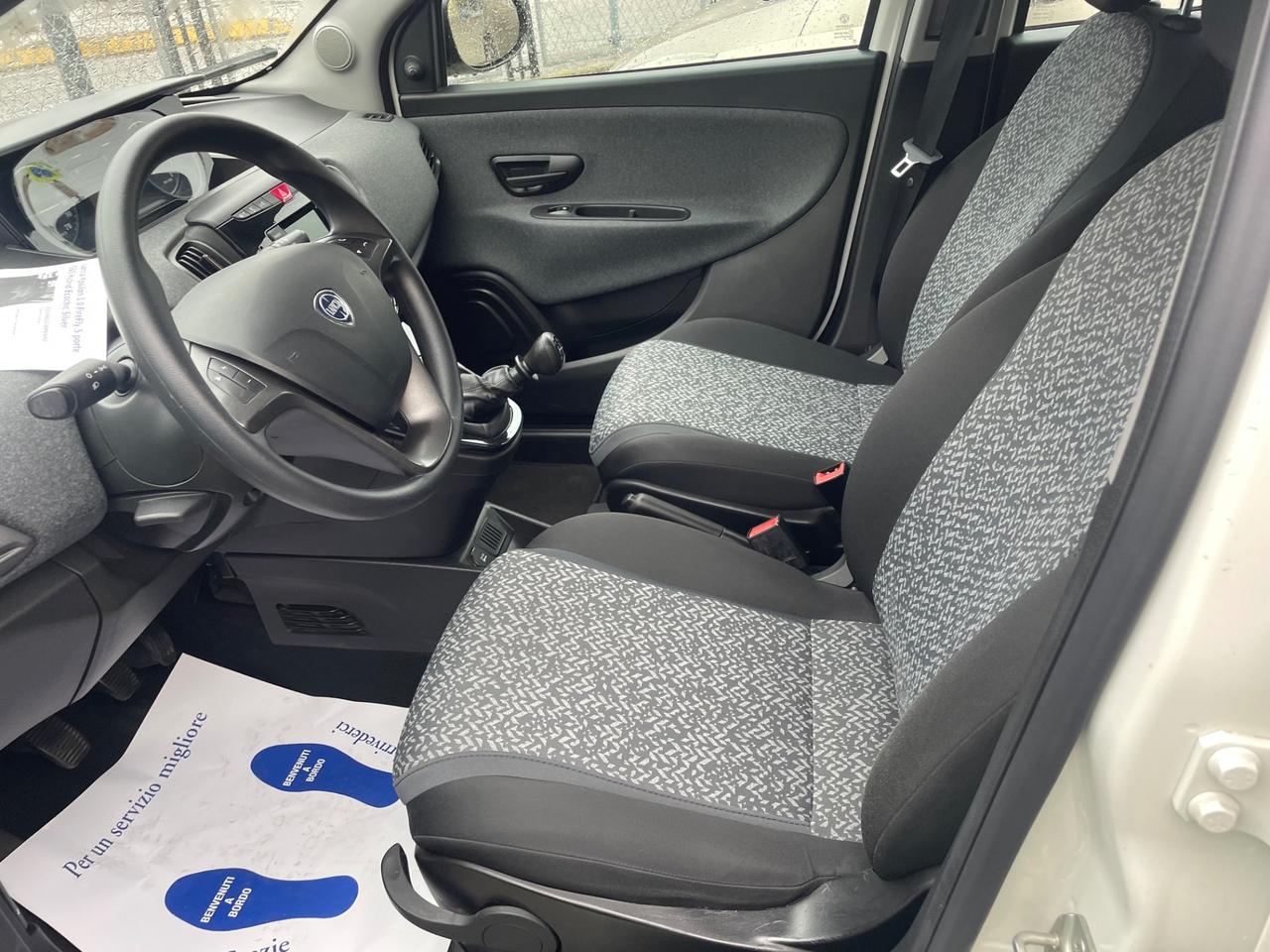 Lancia Ypsilon 1.2 69 CV 5 porte S&S Gold