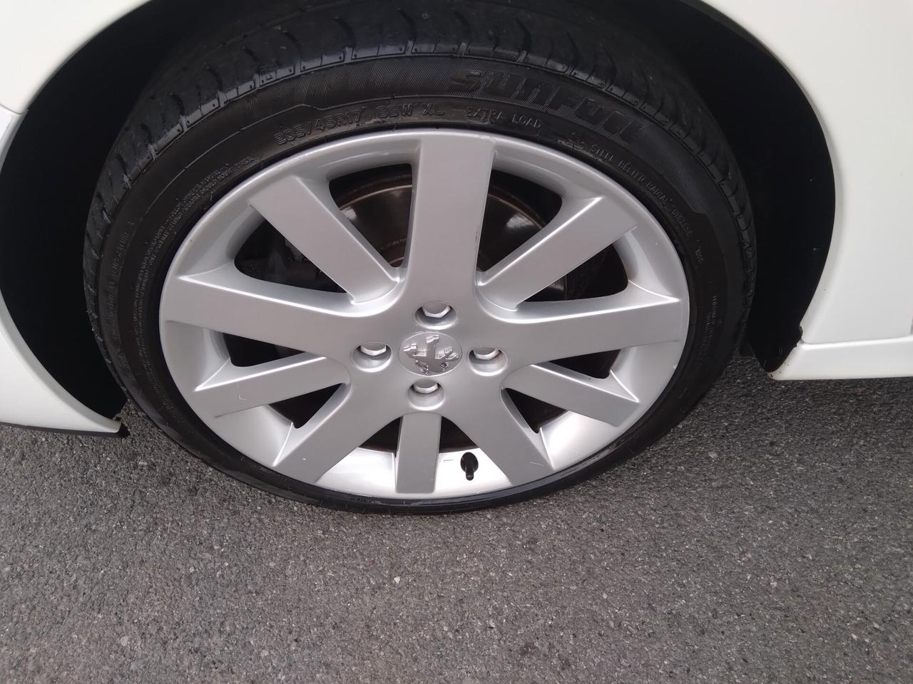 Peugeot 207 1.6 turbo 156CV 6marce 5p. Allure