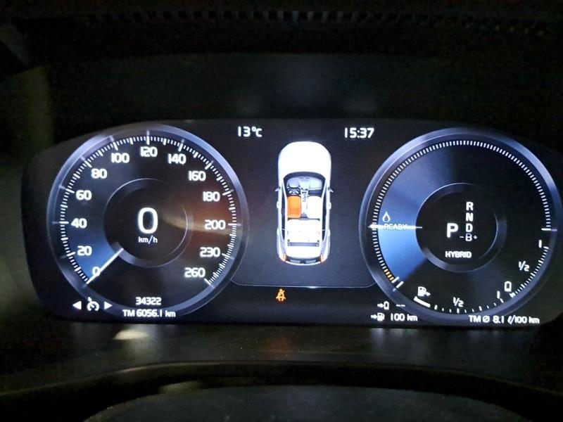 VOLVO XC40 T5 PLUG-IN HYBRID AUTO RECHARGE R-DESIGN 5 PORTE SUV