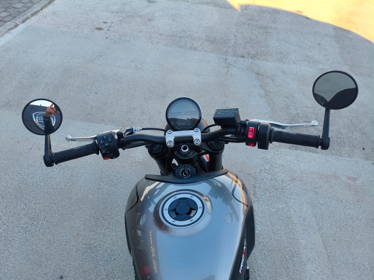 Triumph Trident 660