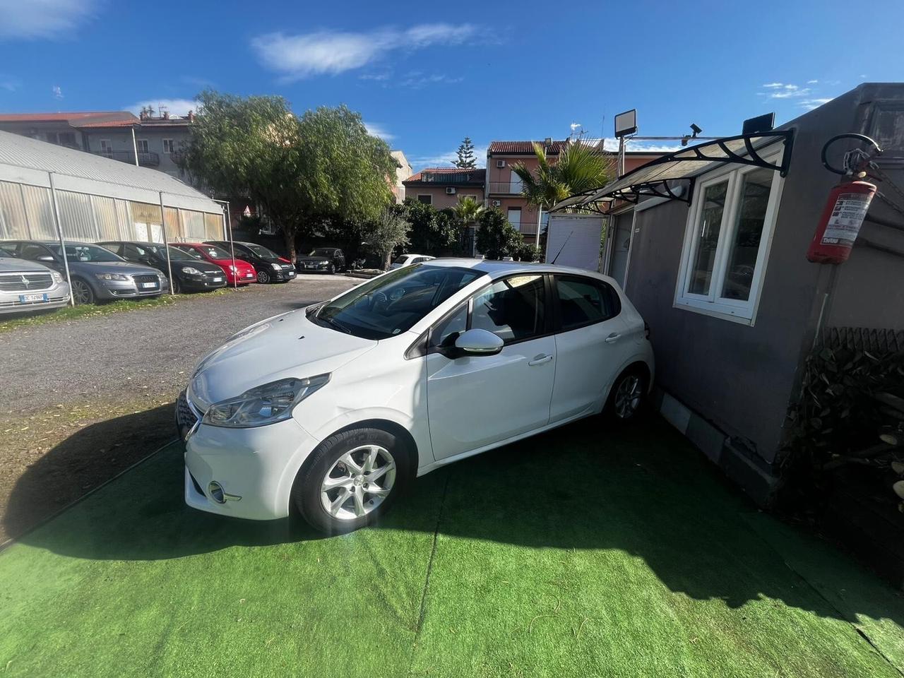 Peugeot 208 1.4 e-HDi 68 CV S&S robotizzato 5 porte Active