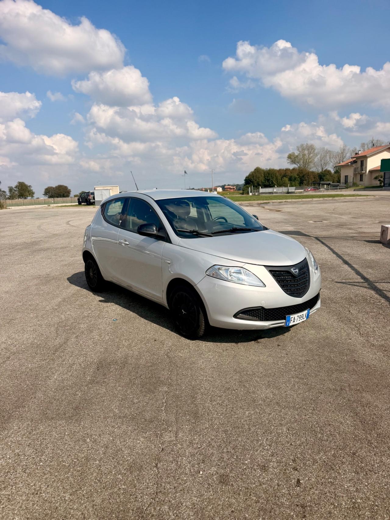 Lancia Ypsilon 1.2 69 CV 5 porte Platinum