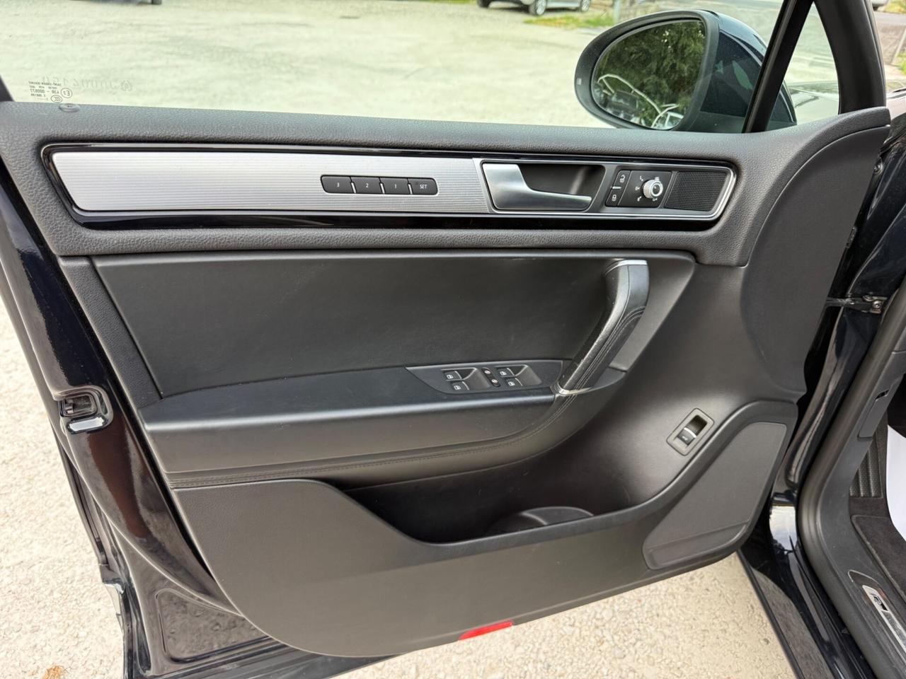 Volkswagen Touareg 3.0 TDI 262 CV R-Line