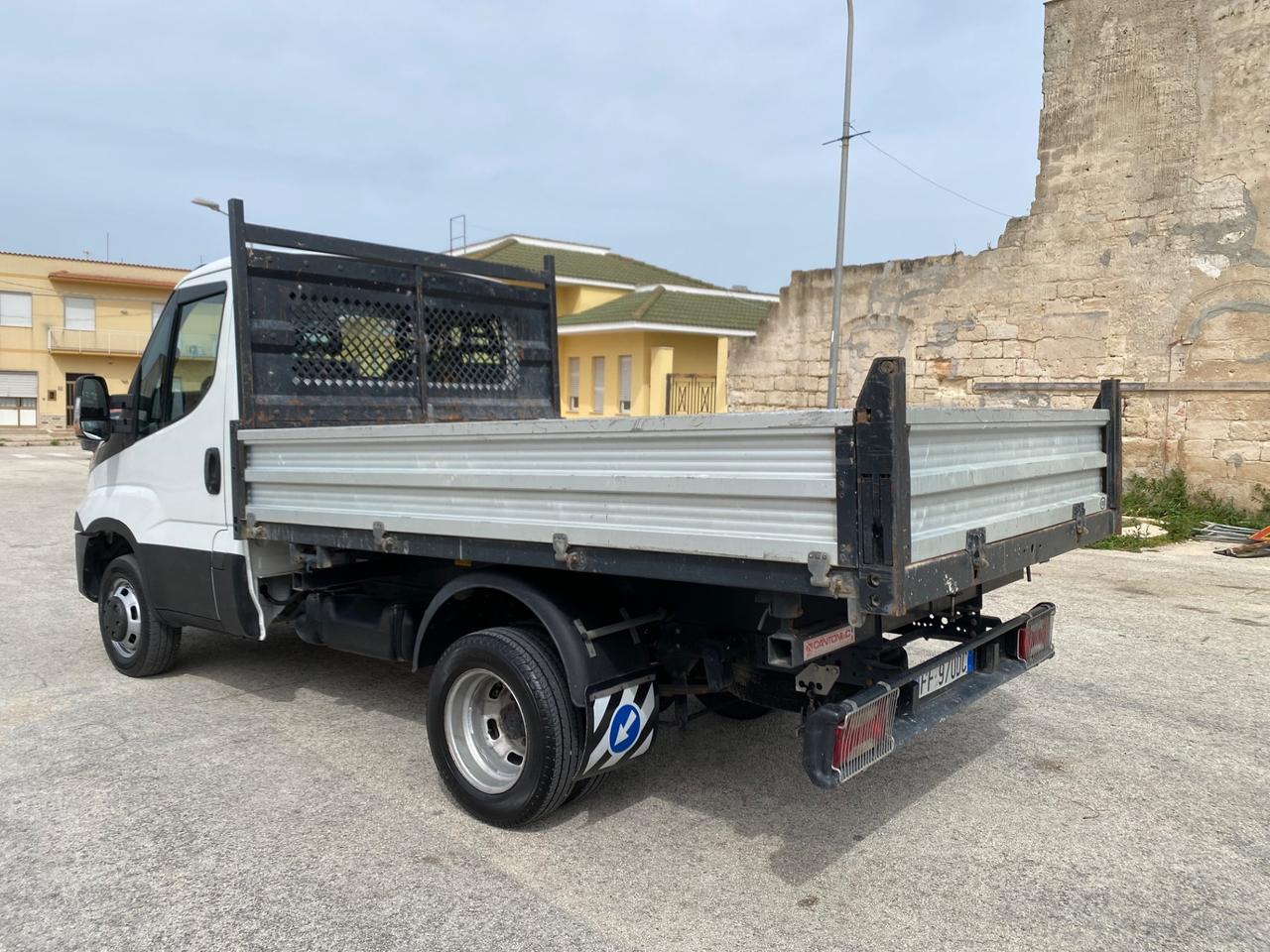 Iveco Daily 35C11 2.3 106CV RIBALTABILE