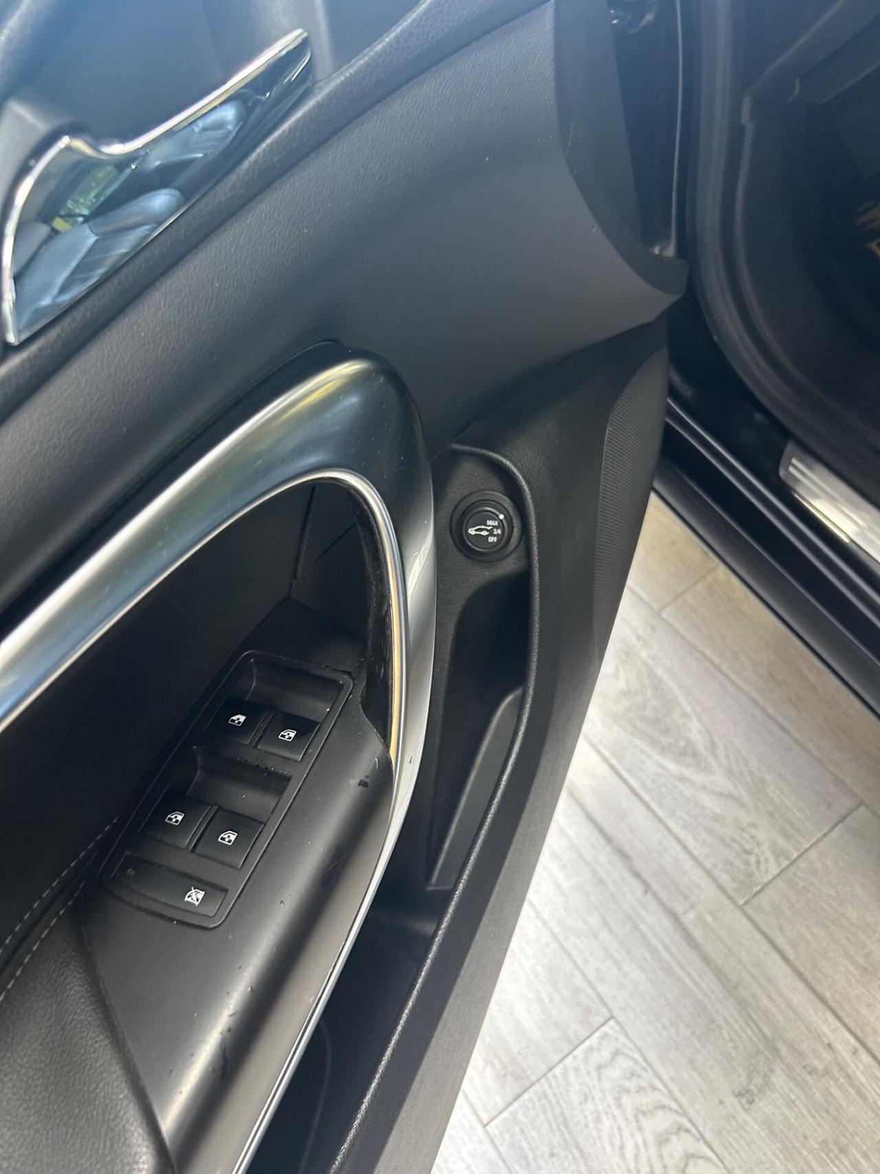 OPEL INSIGNIA 2.0Cdti 160 cv “X COMMERCIANTI”-2010