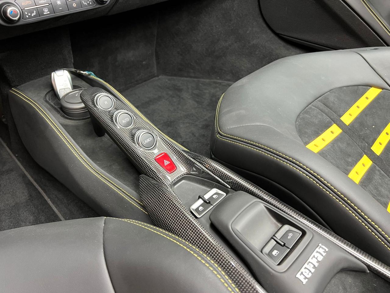 Ferrari F8 Spider 3.9 (640)