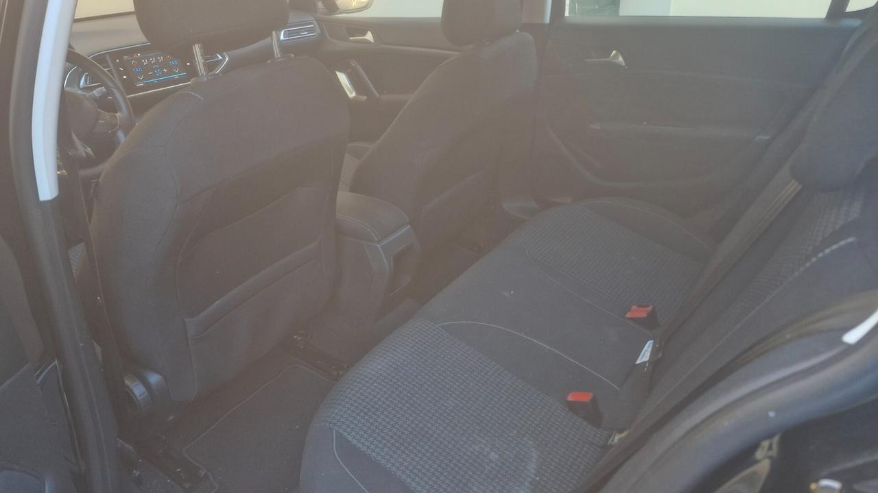 Peugeot 308 BlueHDi 130 S&S Allure