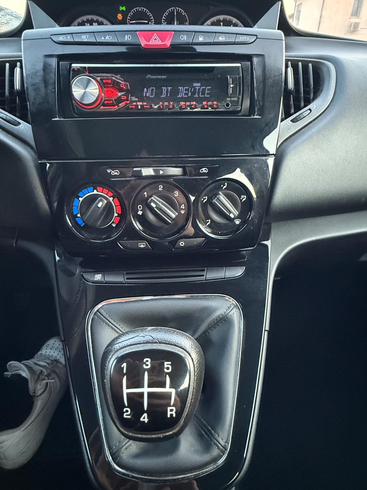 Lancia Ypsilon 0.9 TwinAir 85 CV 5 porte Metano Ecochic Platinum