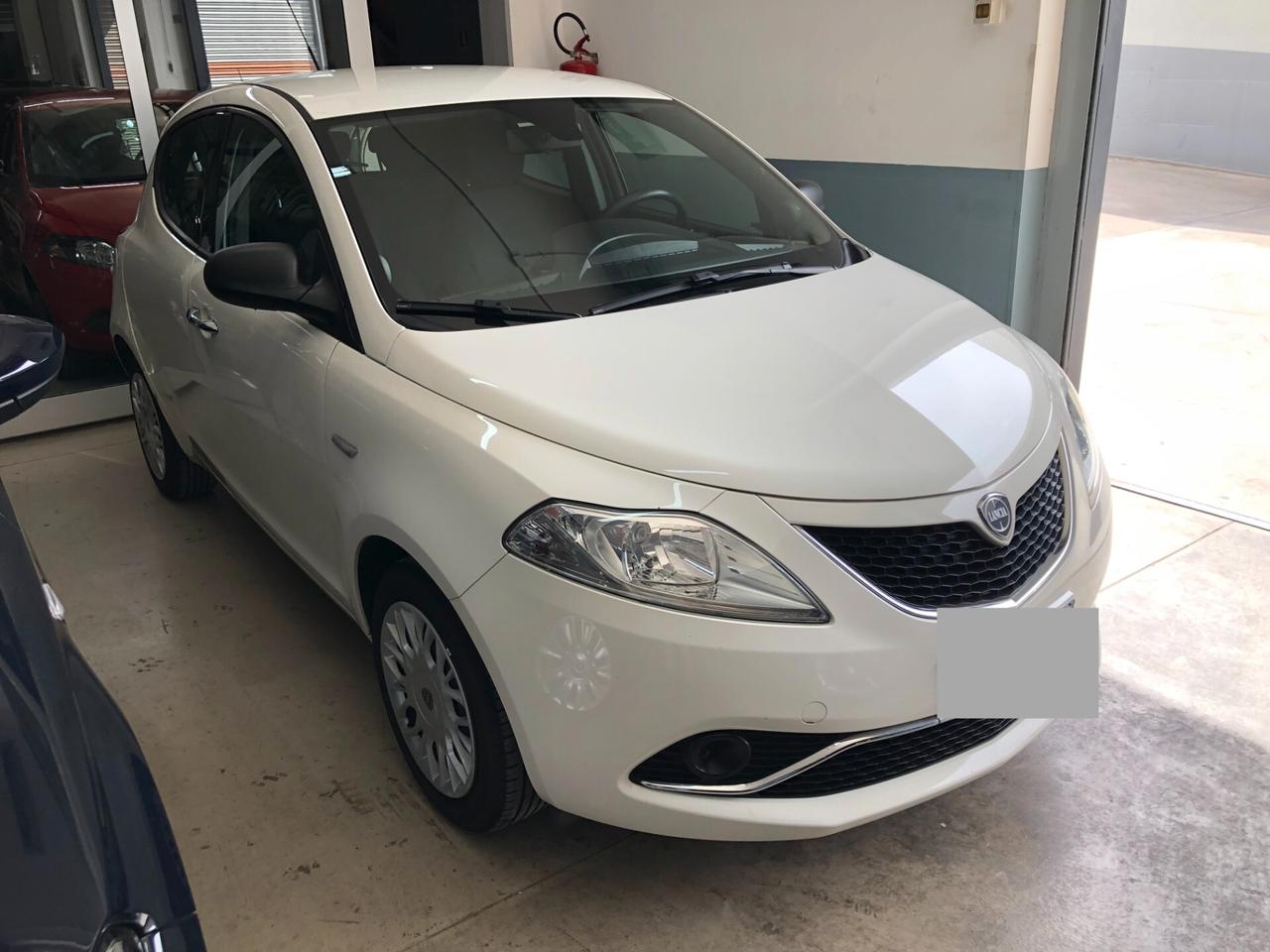 Lancia Ypsilon 1.3 MJT 16V 95 CV 5 porte S&S Silver