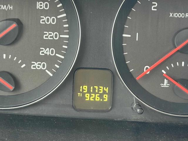 VOLVO V50 D2 R-design senza nessun lavoro da fare