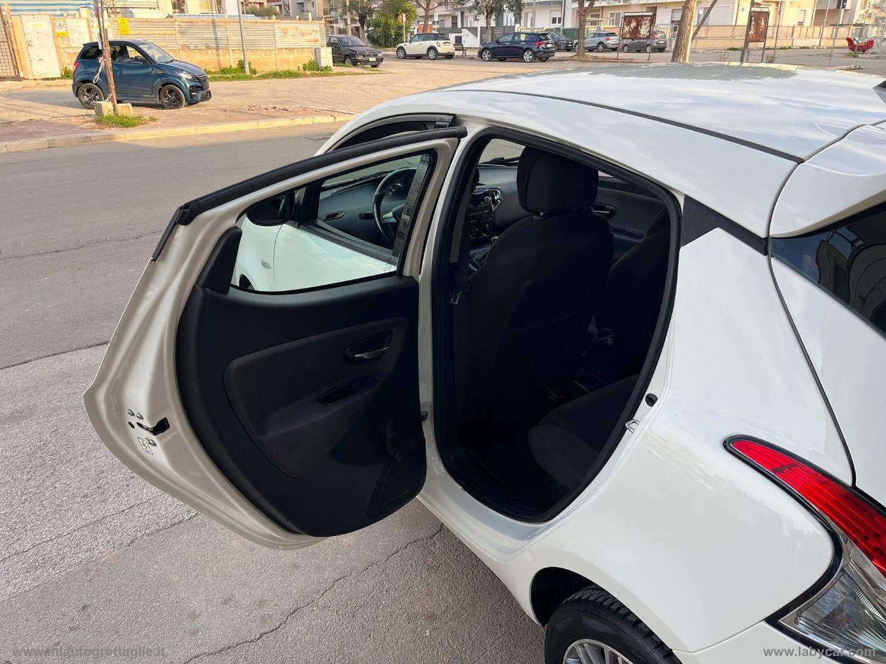 LANCIA Ypsilon 1.2 69 CV 5p. GPL Ecochic Gold