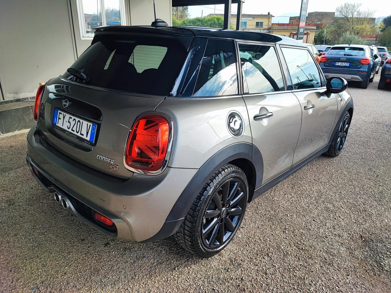 Mini 2.0 Cooper SD aut. Hype 5 porte