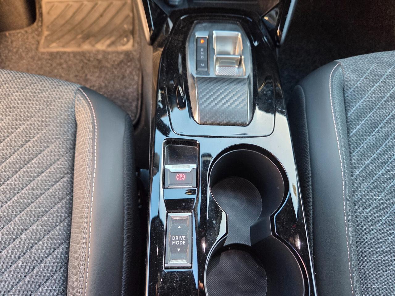 Peugeot 2008 PureTech 1.2 130 cv automatica