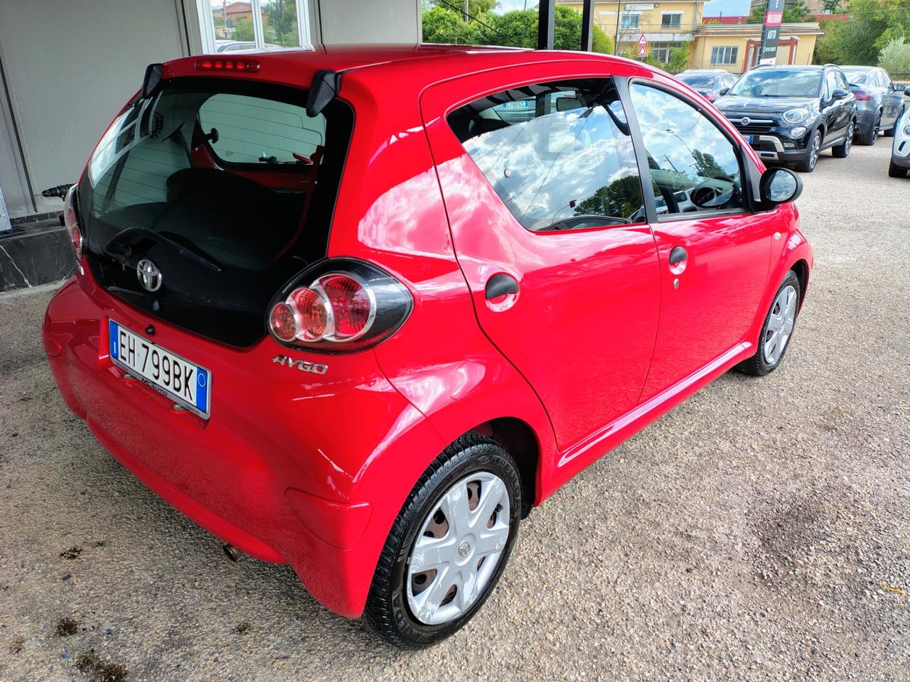 Toyota Aygo 1.0 12V VVT-i 5 porte Deep Ocean Connect