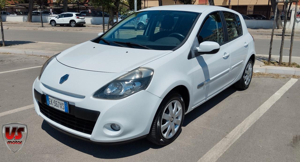 RENAULT CLIO 1.5 DCI- NAVI 2012